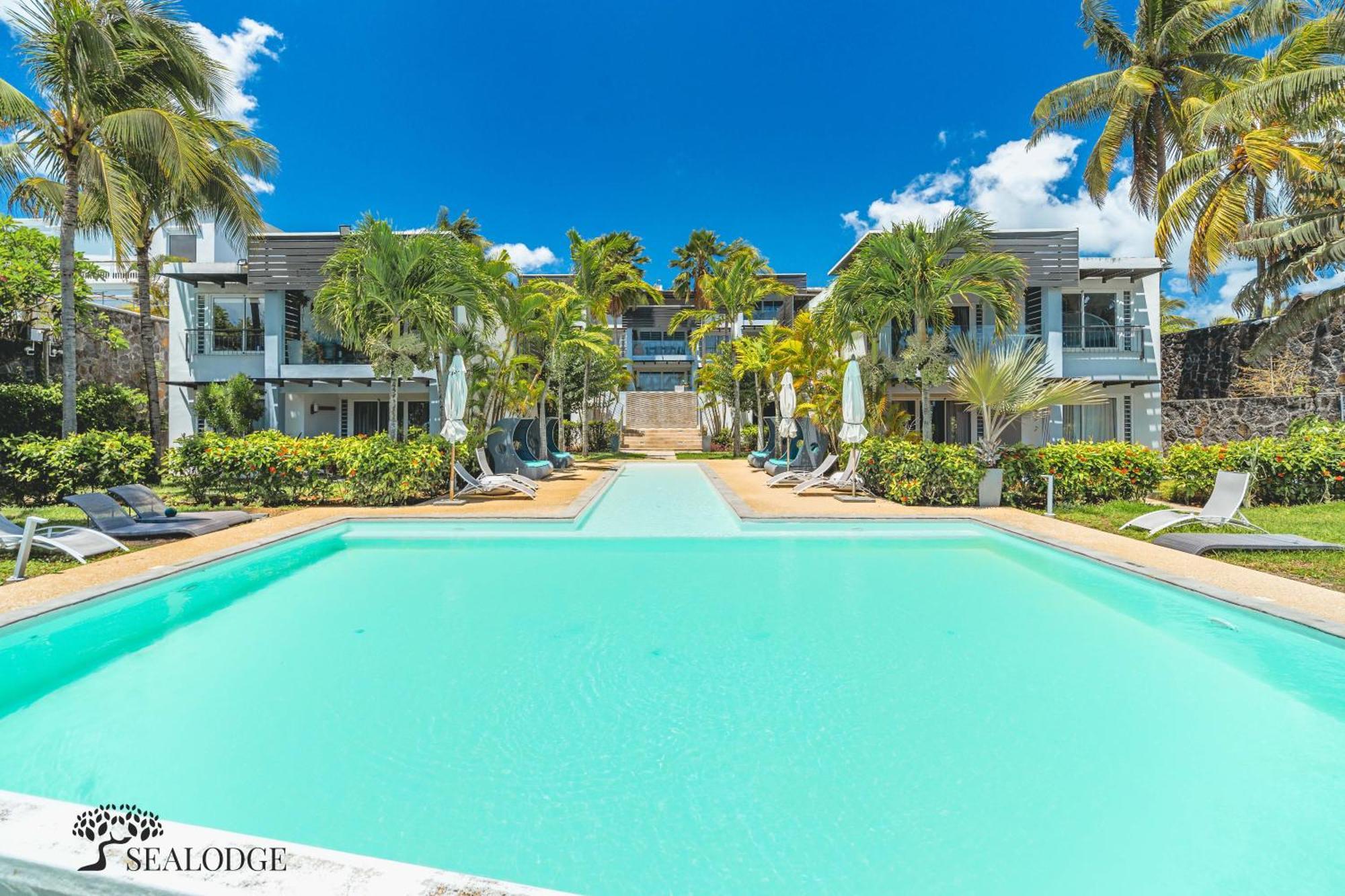 Kanope Bay - Holiday Beachfront Apartments Pointe aux Biches Exterior foto