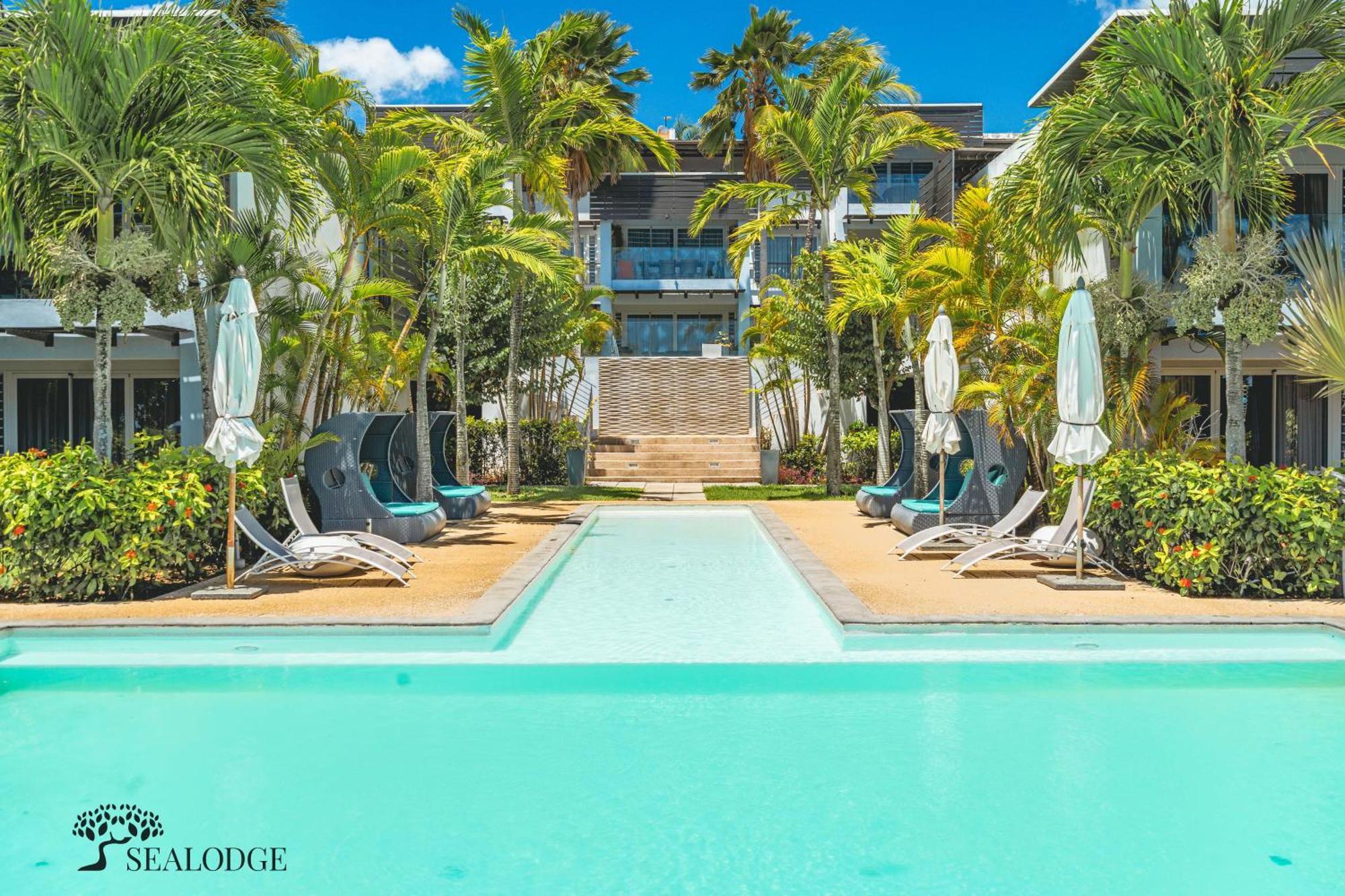 Kanope Bay - Holiday Beachfront Apartments Pointe aux Biches Exterior foto
